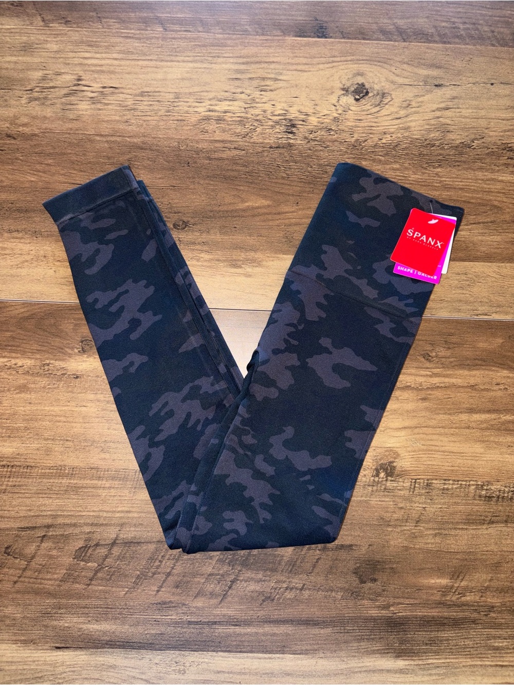 NWT SPANX Look At Me Now Seamless Leggings | Black Camo | Size M | Shaping